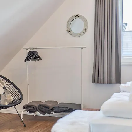 Lejlighed Haus Meerzeit, Steg, 250 M Vom Strand, Hunde Willkommen