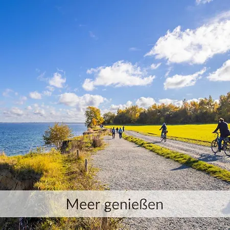 Haus Meerzeit, Steg, 250 M Vom Strand, Hunde Willkommen * Lubeck